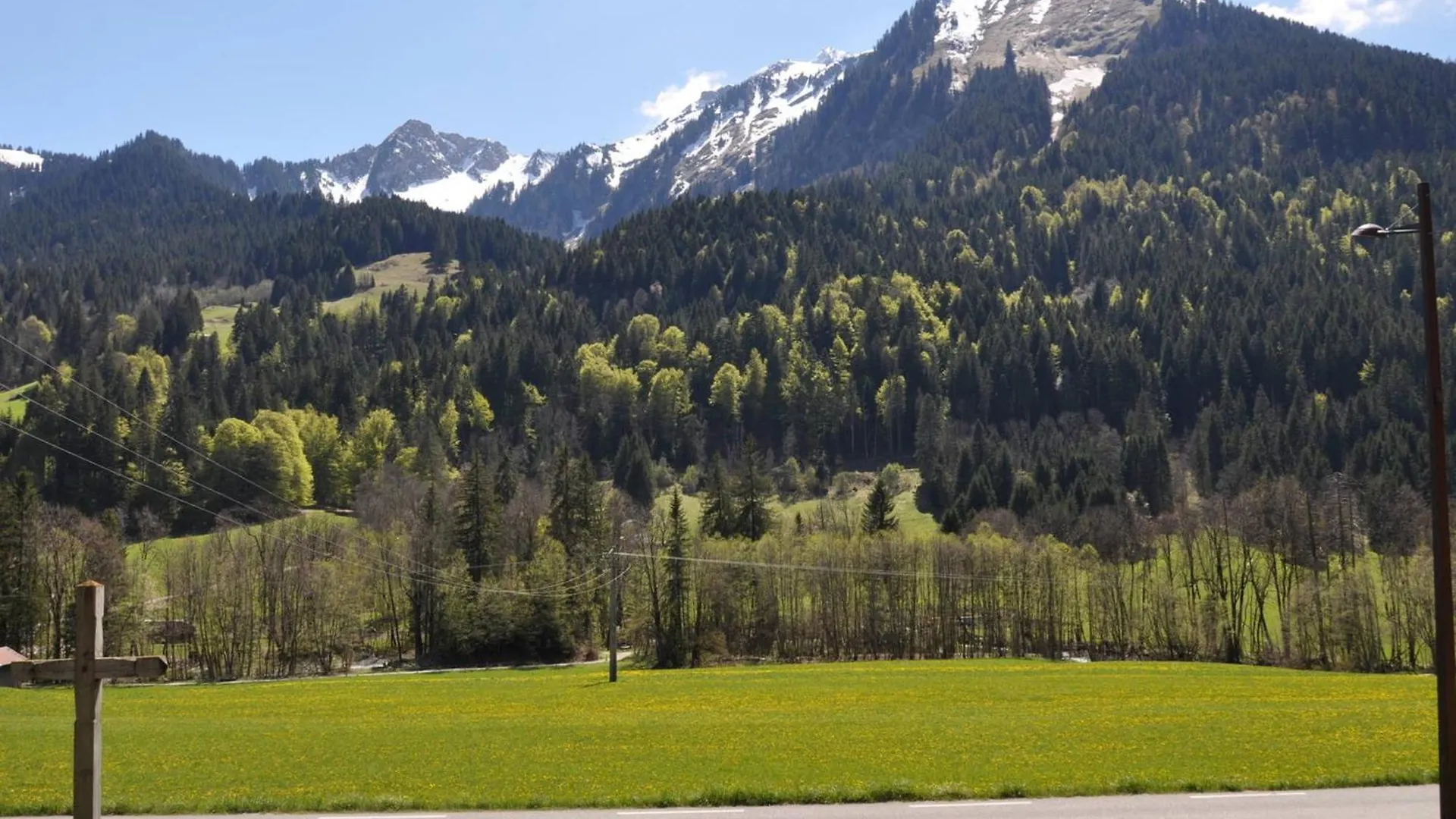 Charmant Appartement 2 Pieces Avec Parking Et Animaux Admis A La Chapelle-D'Abondance - Fr-1-692-35 0*,  France